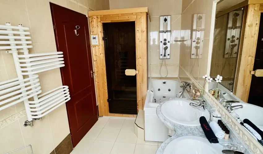 Hotel Korona Wellness, Rendezvny & Borhotel Eger Eger - Flpanzis ajnlat (1 jtl)