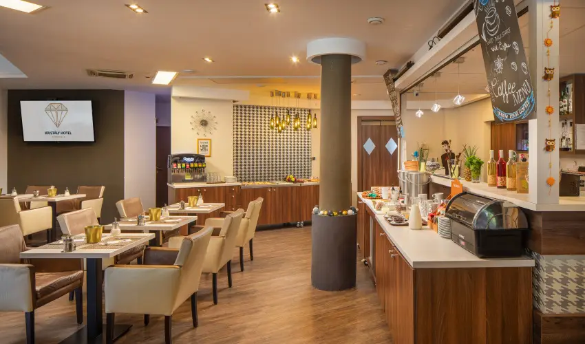 Kristly Hotel Keszthely - Balatoni retro szilveszter (min. 2 j)