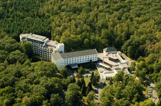 Hotel L�v�r - Kedvezm�nyes �r csal�dok r�sz�re f�lpanzi�s ell�t�ssal