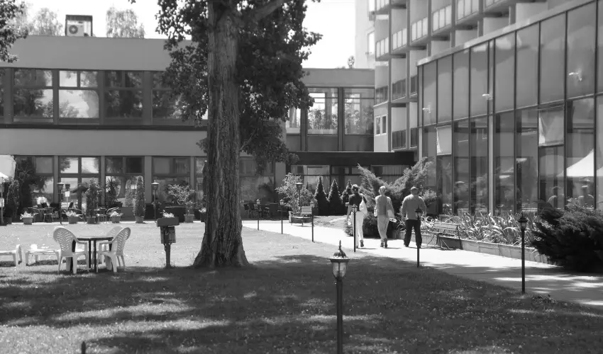 Hotel Magistern Konferencia & Wellness Sifok - Kedvezmnyes r csaldok rszreak reggelis elltssal (1 jtl)