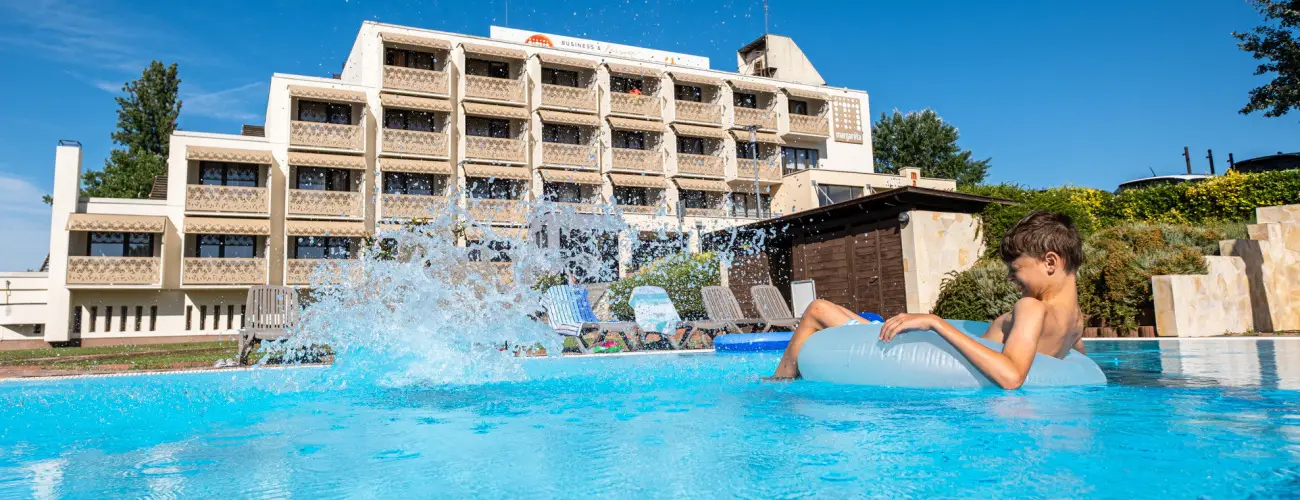 Hotel Margarta Balatonfred - Kedvezmnyes r csaldok rszre reggelivel (1 jtl)