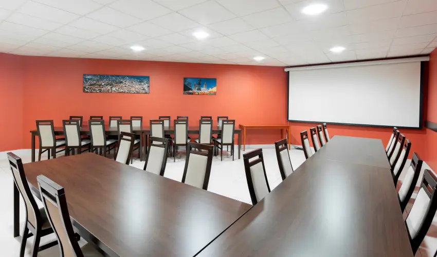 S�ndor Hotel P�cs - Kedvezm�nyes �r csal�dok r�sz�re reggelivel (1 �jt�l)