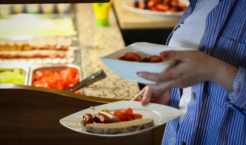 S�ndor Hotel P�cs - Kedvezm�nyes �r csal�dok r�sz�re reggelivel (1 �jt�l)