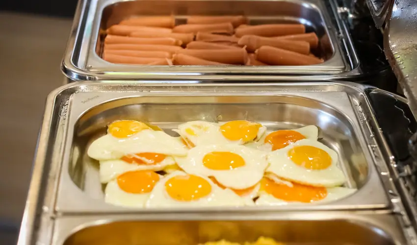 S�ndor Hotel P�cs - Kedvezm�nyes �r csal�dok r�sz�re reggelivel (1 �jt�l)