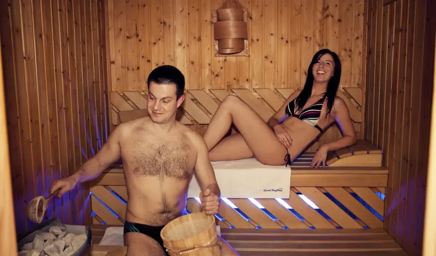 Hotel Napf�ny Zalakaros - Kedvezm�nyes aj�nlat f�lpanzi�val (min. 2 �j)