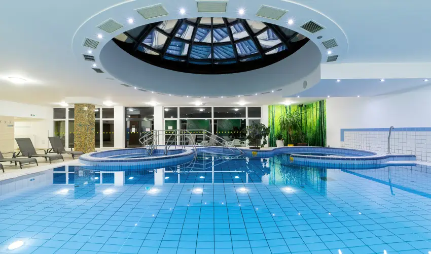 Hotel Napf�ny Zalakaros - Kedvezm�nyes aj�nlat f�lpanzi�val (min. 2 �j)