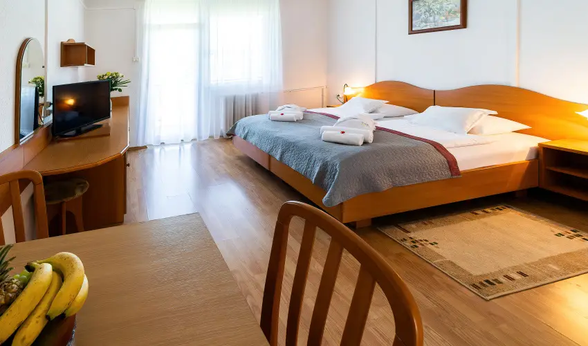 Hotel Napf�ny Zalakaros - Kedvezm�nyes aj�nlat f�lpanzi�val (min. 2 �j)