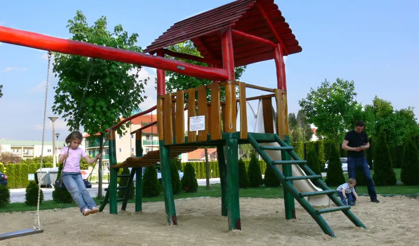 Hotel Napf�ny Zalakaros - Kedvezm�nyes aj�nlat f�lpanzi�val (min. 2 �j)