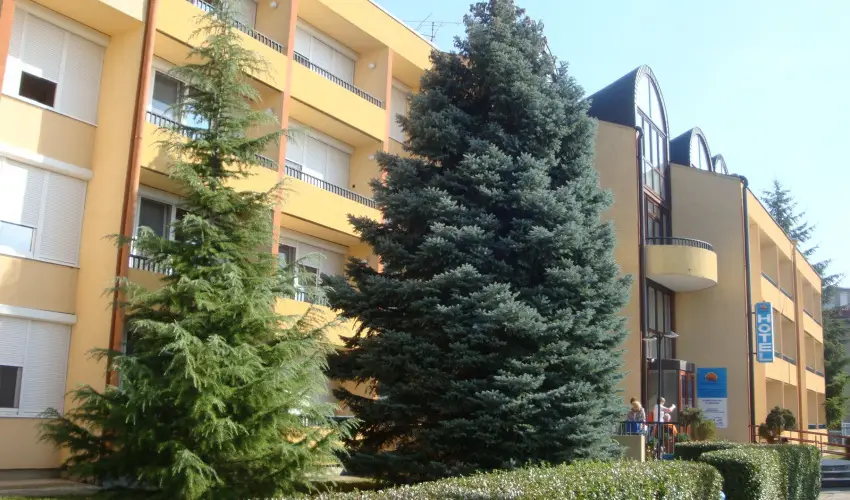 Hotel Napsugr Hvz Hvz - Kedvezmnyes r csaldok rszreak reggelis elltssal (1 jtl)