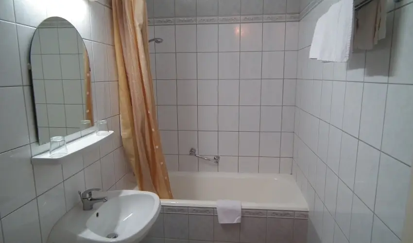 Hotel Napsugr Hvz Hvz - Kedvezmnyes r csaldok rszreak reggelis elltssal (1 jtl)