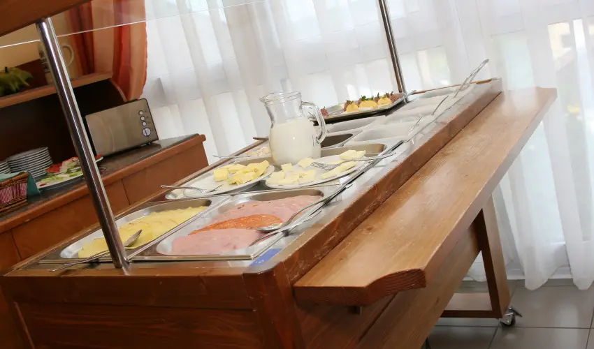 Hotel Napsugr Hvz Hvz - Kedvezmnyes r csaldok rszreak reggelis elltssal (1 jtl)