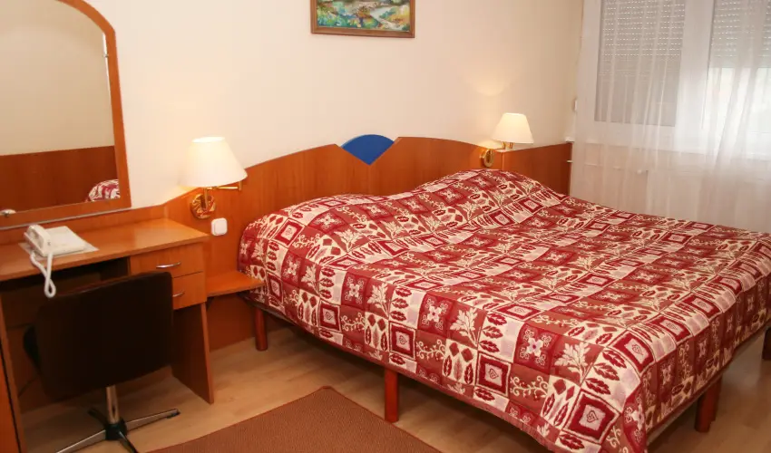 Hotel Napsugr Hvz Hvz - Kedvezmnyes r csaldok rszreak reggelis elltssal (1 jtl)