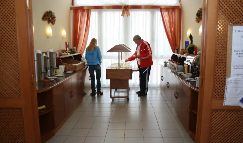 Hotel Napsugr Hvz Hvz - Kedvezmnyes r csaldok rszreak reggelis elltssal (1 jtl)