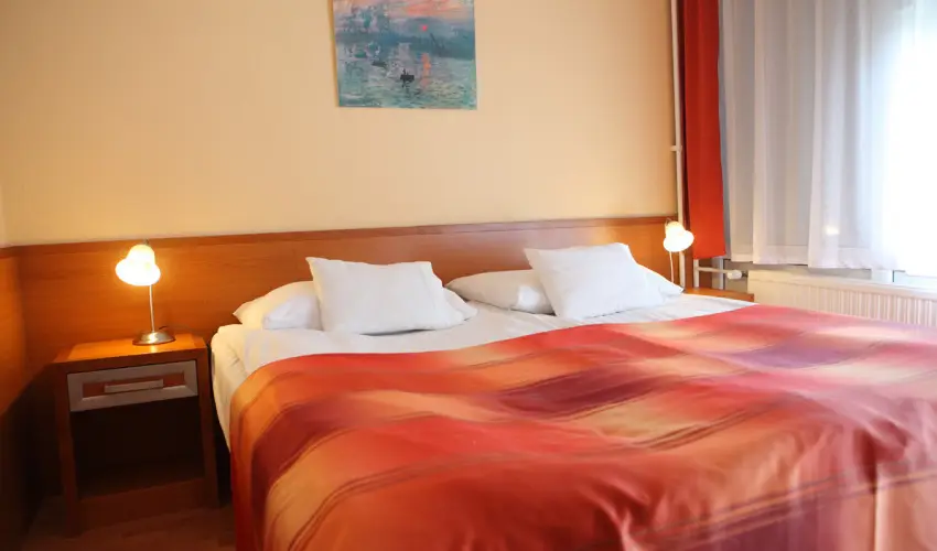 Hotel Napsugr Hvz Hvz - Kedvezmnyes r csaldok rszreak reggelis elltssal (1 jtl)