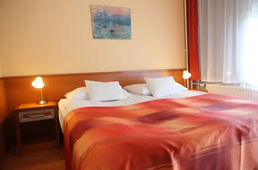 Hotel Napsugr Hvz - Kedvezmnyes r csaldok rszreak reggelis elltssal (1 jtl)