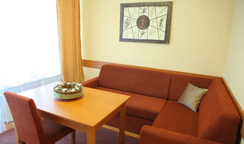 Hotel Napsugr Hvz Hvz - Kedvezmnyes r csaldok rszreak reggelis elltssal (1 jtl)