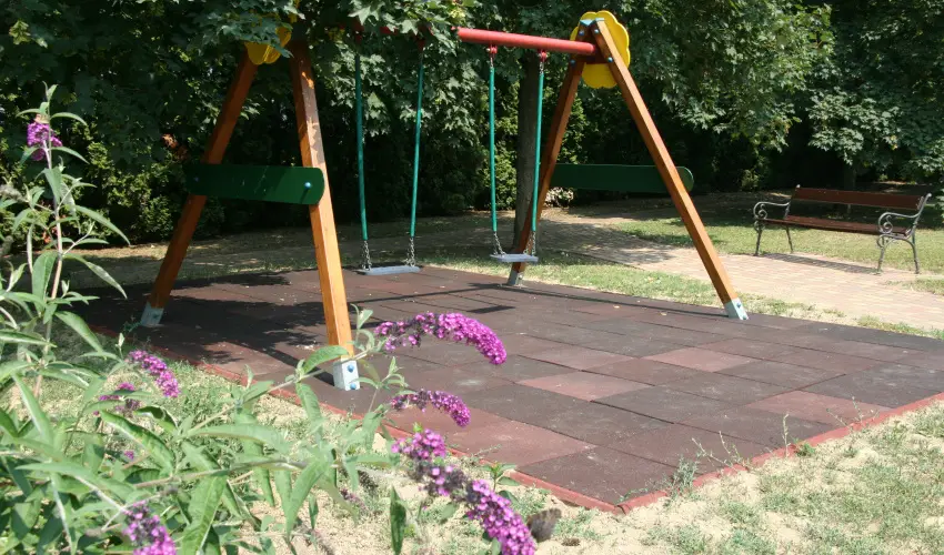 Hotel Ovit Keszthely - Kedvezm�nyes �r csal�dok r�sz�reak reggelis ell�t�ssal (1 �jt�l)