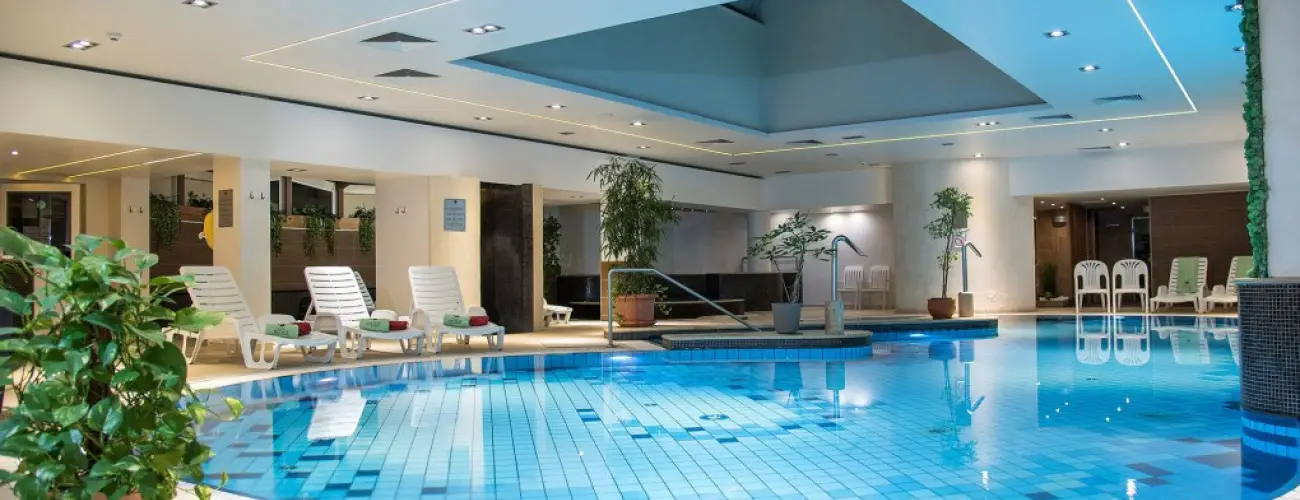 Palace Hotel  Hvz - Kedvezmnyes r csaldok rszre teljes elltssal (1 jtl)