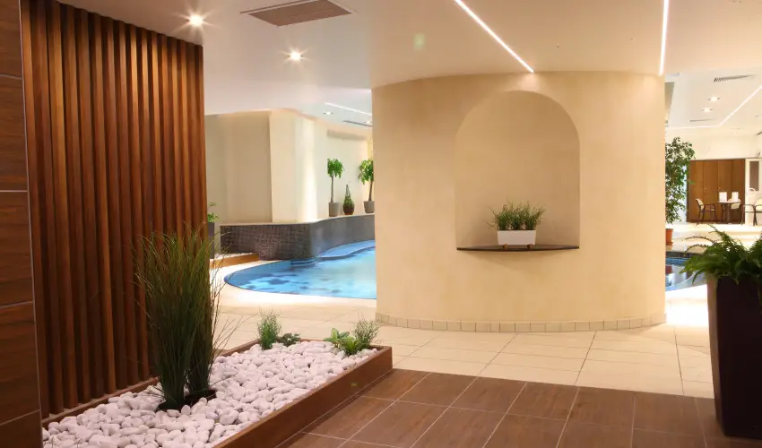 Palace Hotel  Hvz - Kedvezmnyes r csaldok rszre teljes elltssal (1 jtl)