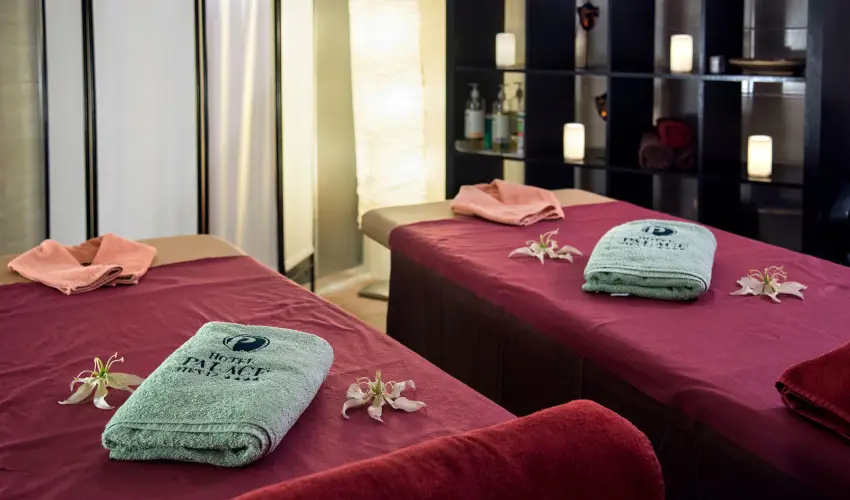 Palace Hotel  Hvz - Kedvezmnyes r csaldok rszre teljes elltssal (1 jtl)