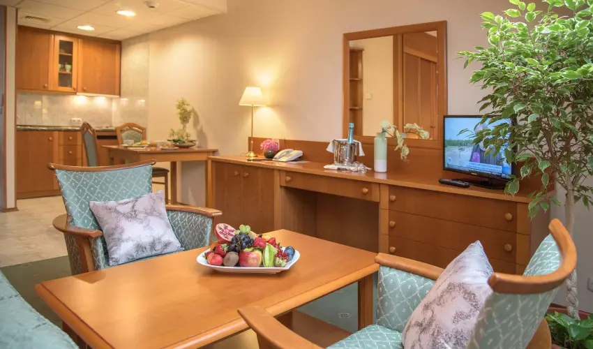 Palace Hotel  Hvz - Kedvezmnyes r csaldok rszre teljes elltssal (1 jtl)