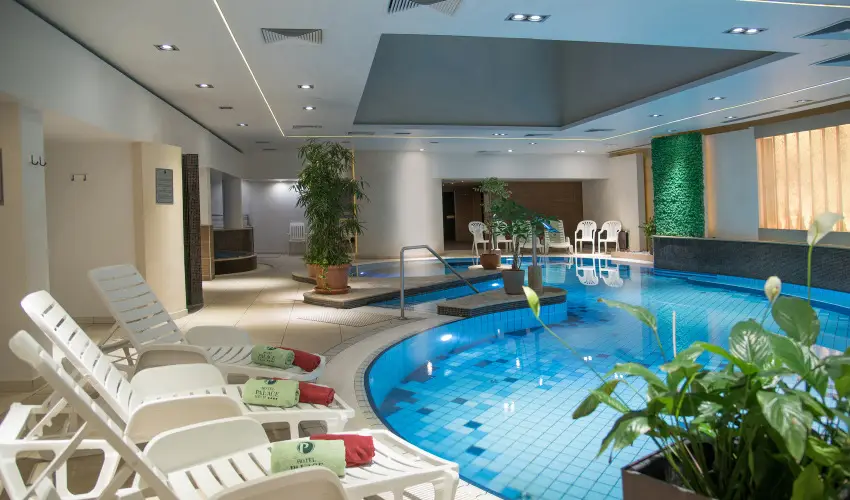 Palace Hotel  Hvz - Kedvezmnyes r csaldok rszre teljes elltssal (1 jtl)