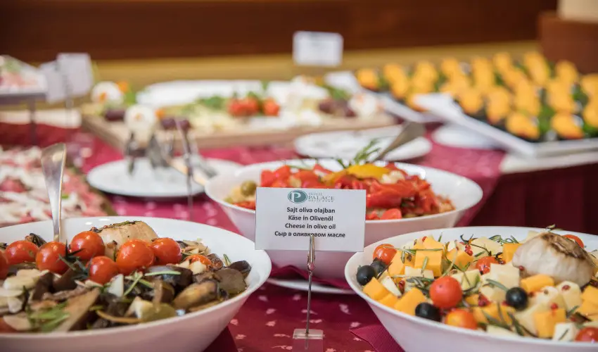 Palace Hotel  Hvz - Kedvezmnyes r csaldok rszre teljes elltssal (1 jtl)