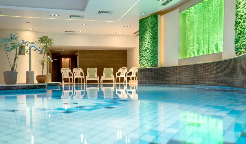 Palace Hotel  Hvz - Kedvezmnyes r csaldok rszre teljes elltssal (1 jtl)