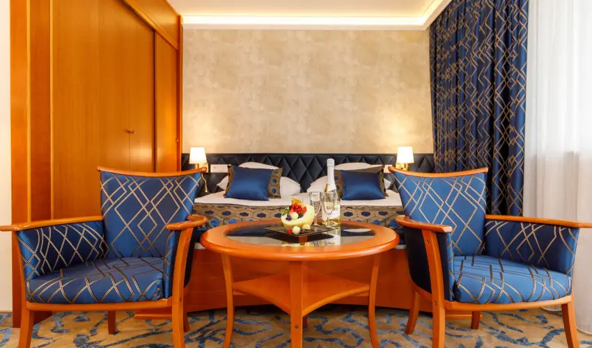 Palace Hotel  Hvz - Kedvezmnyes r csaldok rszre teljes elltssal (1 jtl)