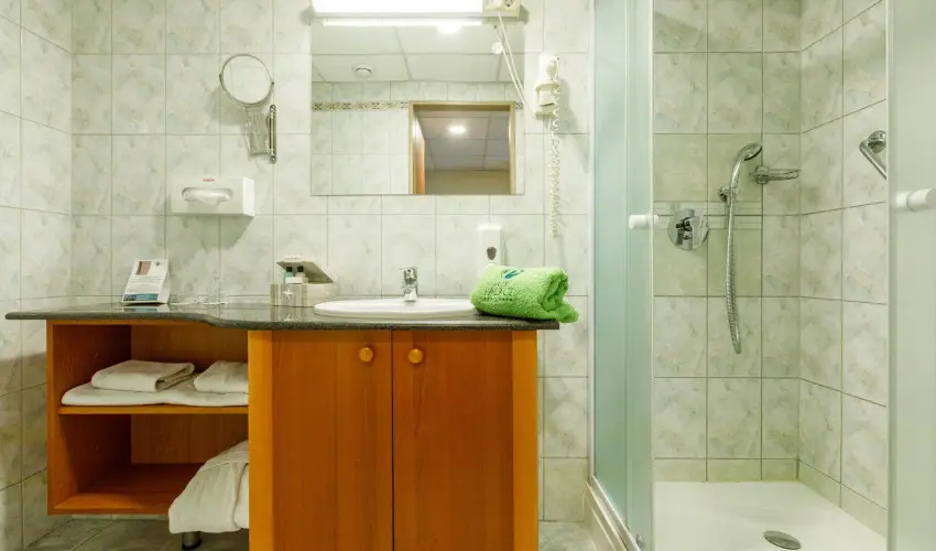 Palace Hotel  Hvz - Kedvezmnyes r csaldok rszre teljes elltssal (1 jtl)