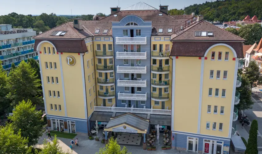 Palace Hotel  Hvz - Kedvezmnyes r csaldok rszre teljes elltssal (1 jtl)