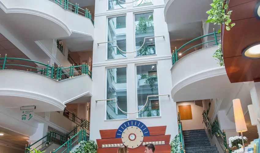 Palace Hotel  H�v�z - Kedvezm�nyes �r csal�dok r�sz�re teljes ell�t�ssal (1 �jt�l)