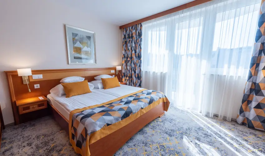 Palace Hotel  H�v�z - Kedvezm�nyes �r csal�dok r�sz�re teljes ell�t�ssal (1 �jt�l)