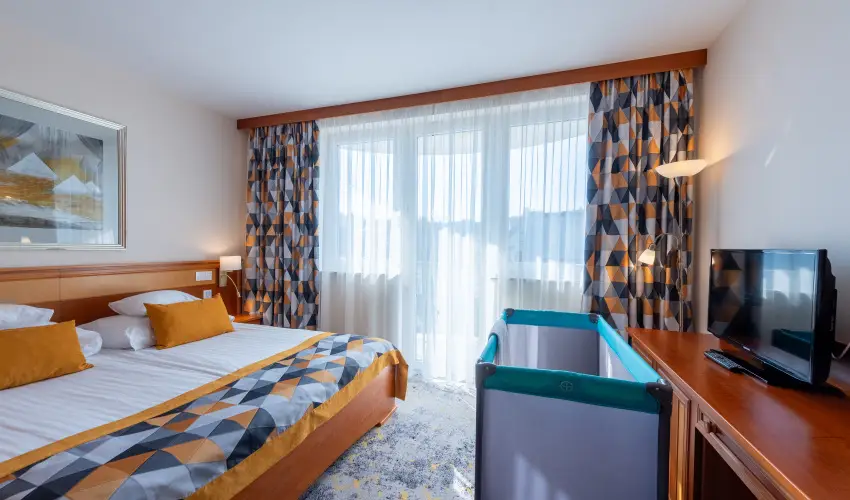 Palace Hotel  H�v�z - Kedvezm�nyes �r csal�dok r�sz�re teljes ell�t�ssal (1 �jt�l)