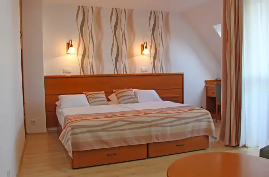 Hotel Panorma Balatongyrk - Kedvezmnyes r csaldok rszreak reggelis elltssal (1 jtl)