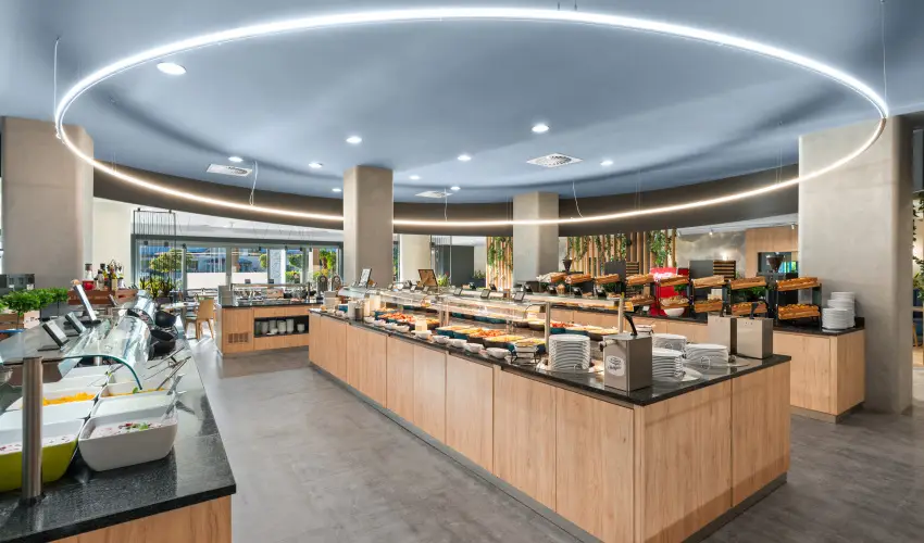 Park Inn by Radisson S�rv�r Resort & Spa S�rv�r - Mer�lj el a ny�rban! (1 �jt�l)