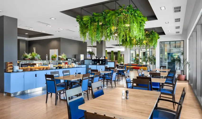 Park Inn by Radisson S�rv�r Resort & Spa S�rv�r - Mer�lj el a ny�rban! (1 �jt�l)