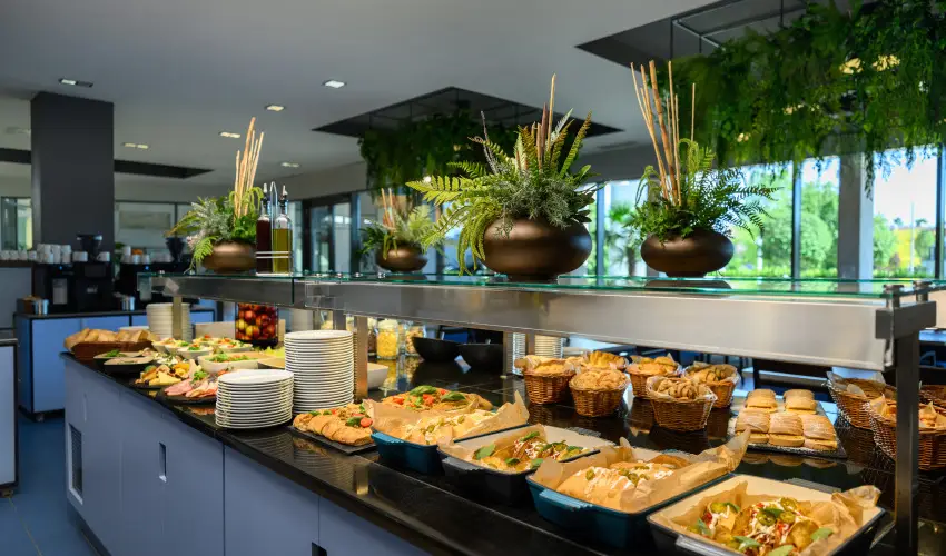 Park Inn by Radisson S�rv�r Resort & Spa S�rv�r - Mer�lj el a ny�rban! (1 �jt�l)