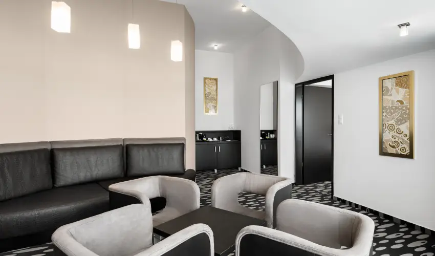Park Inn by Radisson S�rv�r Resort & Spa S�rv�r - Mer�lj el a ny�rban! (1 �jt�l)