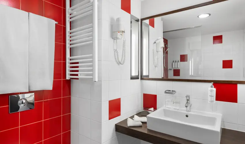 Park Inn by Radisson S�rv�r Resort & Spa S�rv�r - Mer�lj el a ny�rban! (1 �jt�l)