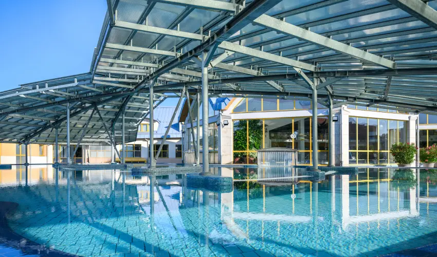 Park Inn by Radisson S�rv�r Resort & Spa S�rv�r - Mer�lj el a ny�rban! (1 �jt�l)