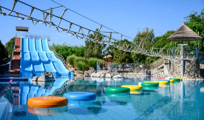 Park Inn by Radisson S�rv�r Resort & Spa S�rv�r - Mer�lj el a ny�rban! (1 �jt�l)