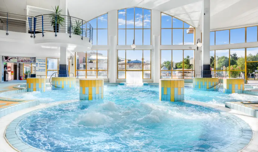 Park Inn by Radisson S�rv�r Resort & Spa S�rv�r - Mer�lj el a ny�rban! (1 �jt�l)