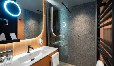 Hunguest Bk Bk, Bkfrd