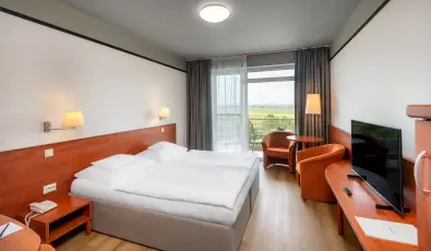 Hunguest Bk Bk, Bkfrd