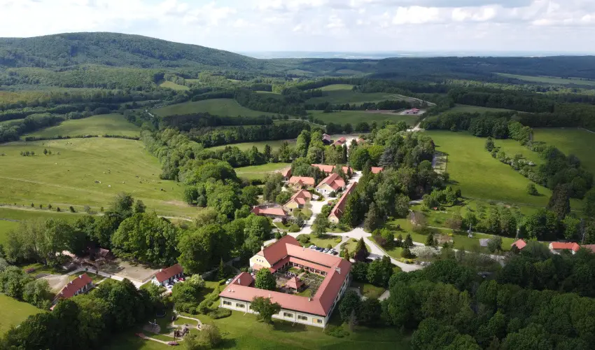 Hotel Sz�palma Porva-Sz�palmapuszta - H�tv�g�k a Bakonyban (min. 2 �j)