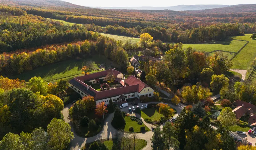 Hotel Sz�palma Porva-Sz�palmapuszta - H�tv�g�k a Bakonyban (min. 2 �j)