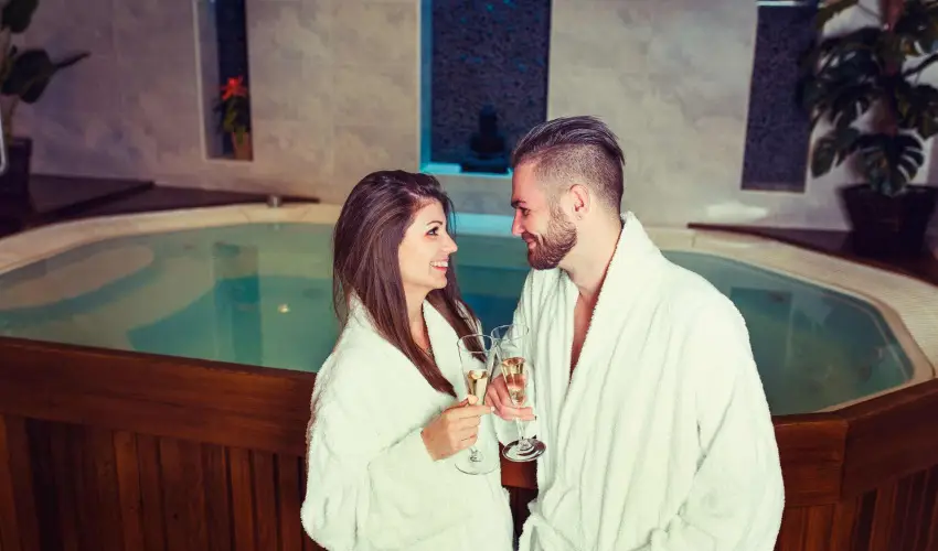 Hotel Vikt�ria S�rv�r - Kedvezm�nyes �r csal�dok r�sz�reak reggelis ell�t�ssal (1 �jt�l)