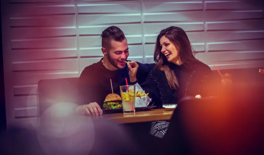 Hotel Vikt�ria S�rv�r - Kedvezm�nyes �r csal�dok r�sz�reak reggelis ell�t�ssal (1 �jt�l)