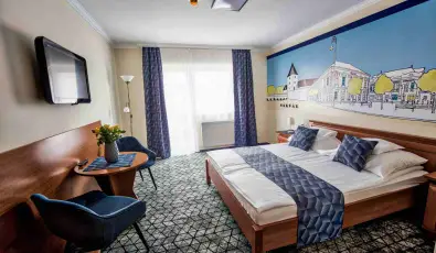 Hotel Vikt�ria S�rv�r